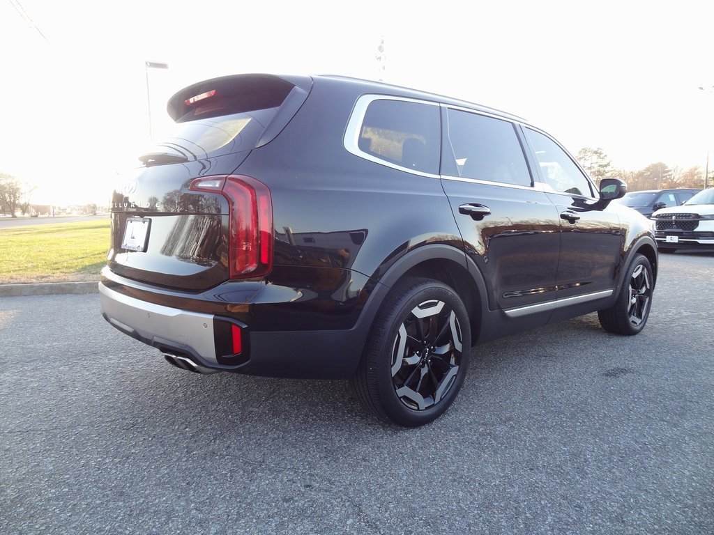 Used 2023 Kia Telluride S image 5