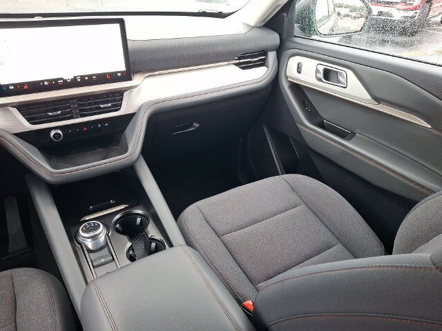 Certified 2025 Ford Explorer Active AWD/4WD image 11