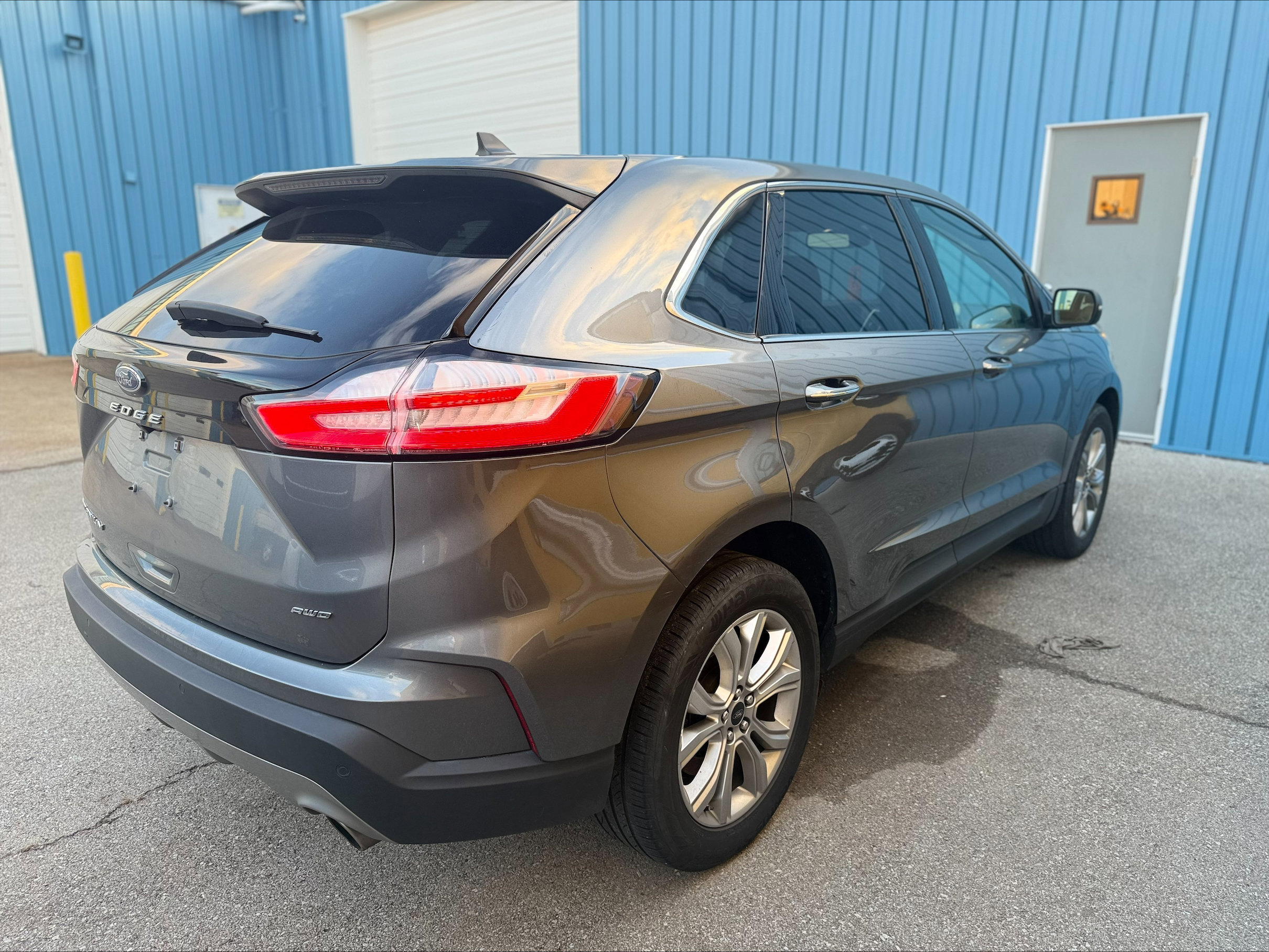 Certified 2024 Ford Edge Titanium image 2