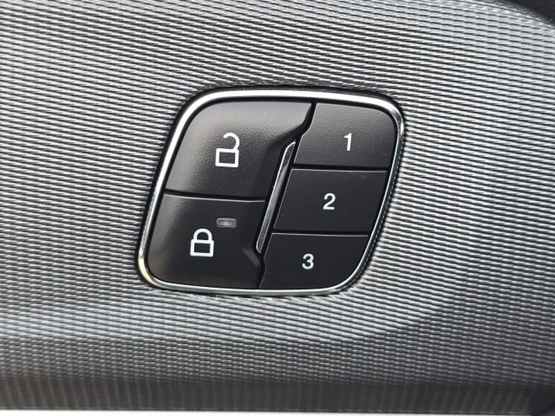 Certified 2025 Ford Explorer ST-Line w/ Premium Package image 16