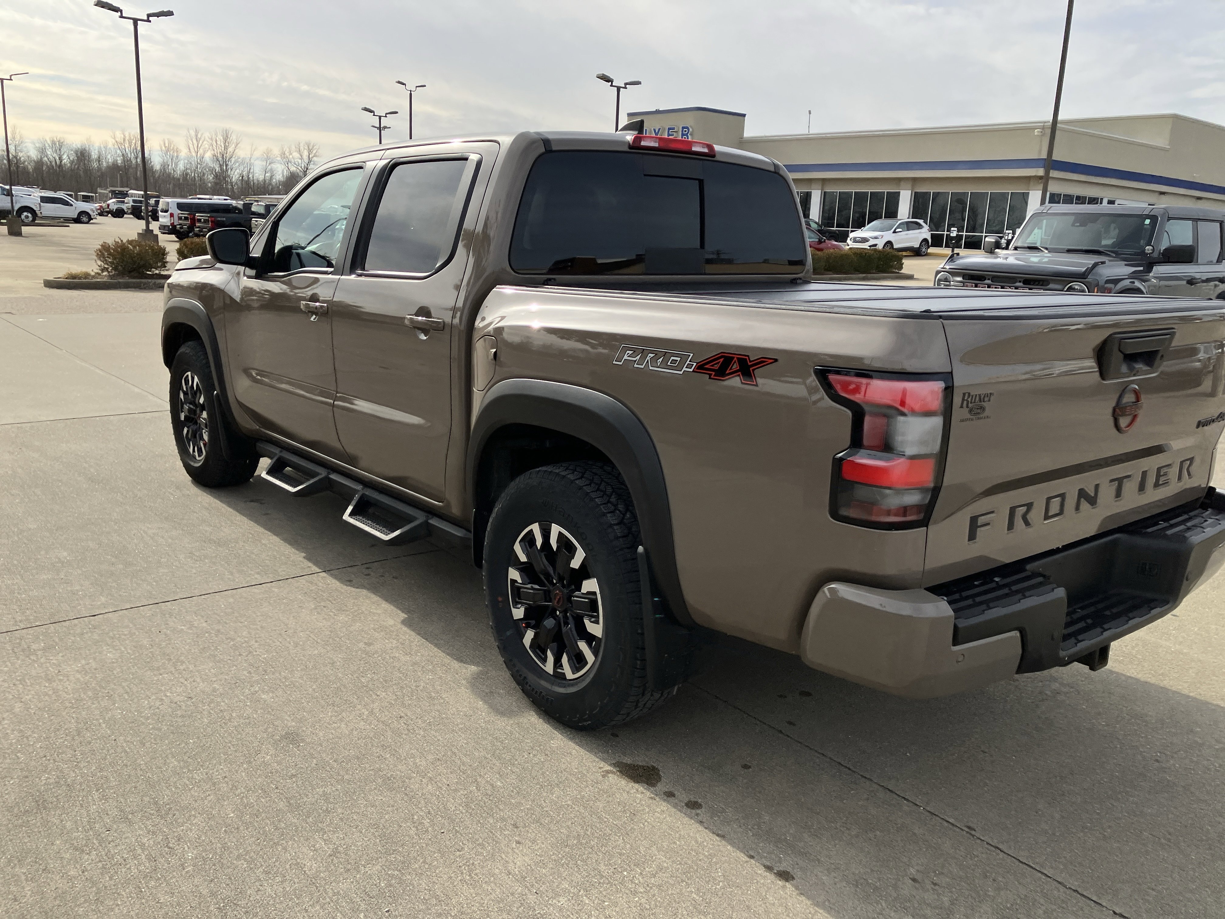 Used 2024 Nissan Frontier PRO-4X w/ Technology Package image 3