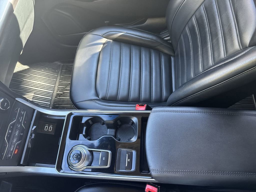 Certified 2020 Ford Edge SEL w/ Convenience Package image 21