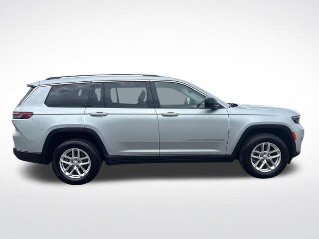 Used 2023 Jeep Grand Cherokee L Laredo RWD image 5