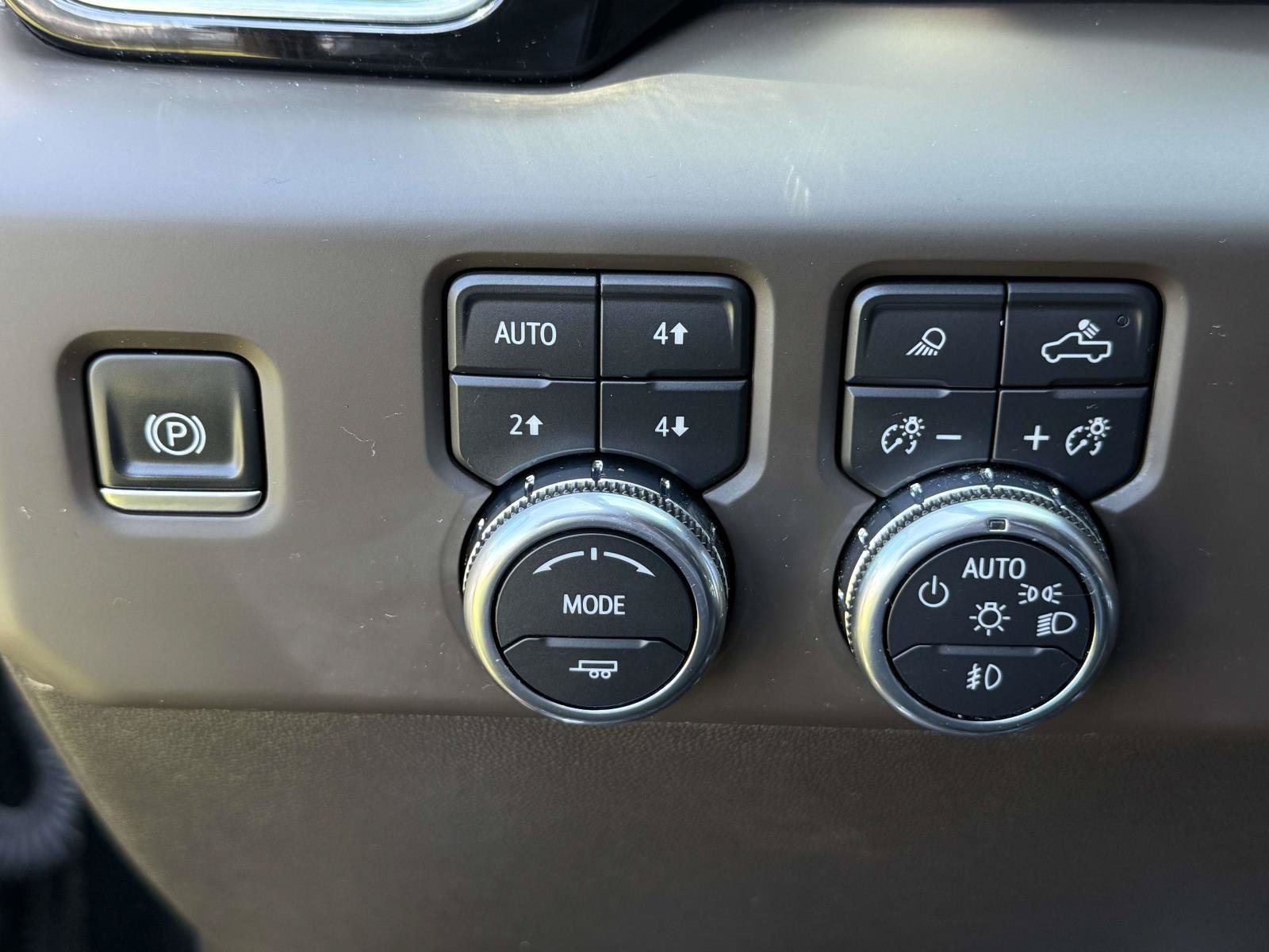 Used 2023 GMC Sierra 1500 Denali w/ Denali Reserve Package AWD/4WD image 17