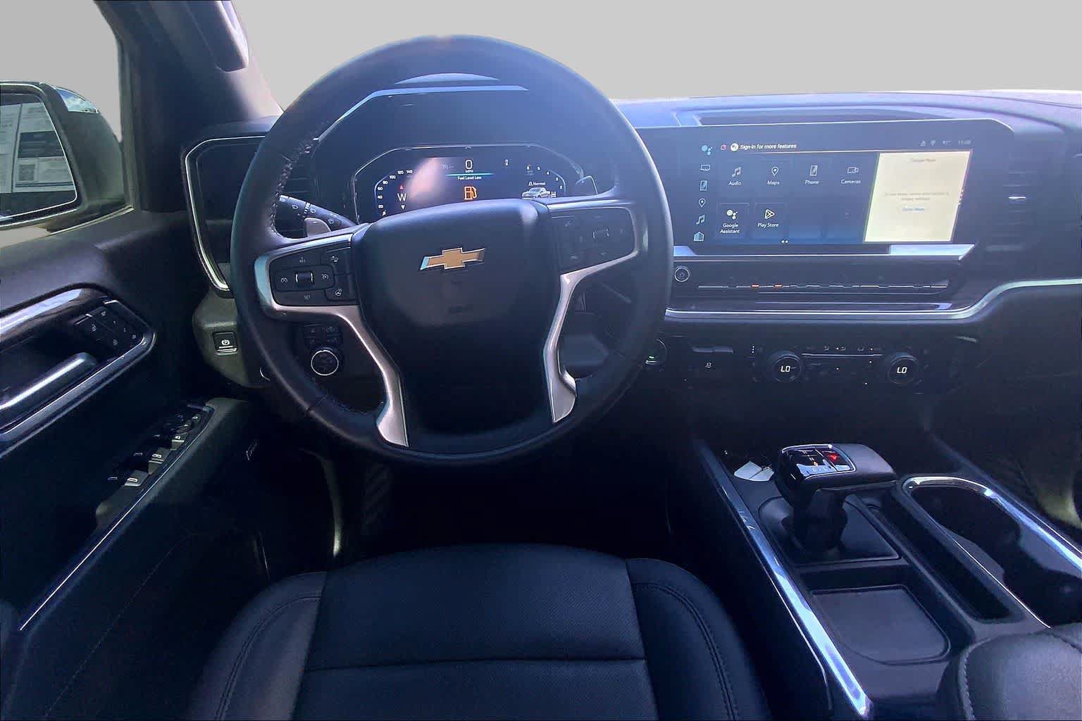 Used 2025 Chevrolet Silverado 1500 LTZ AWD/4WD image 6