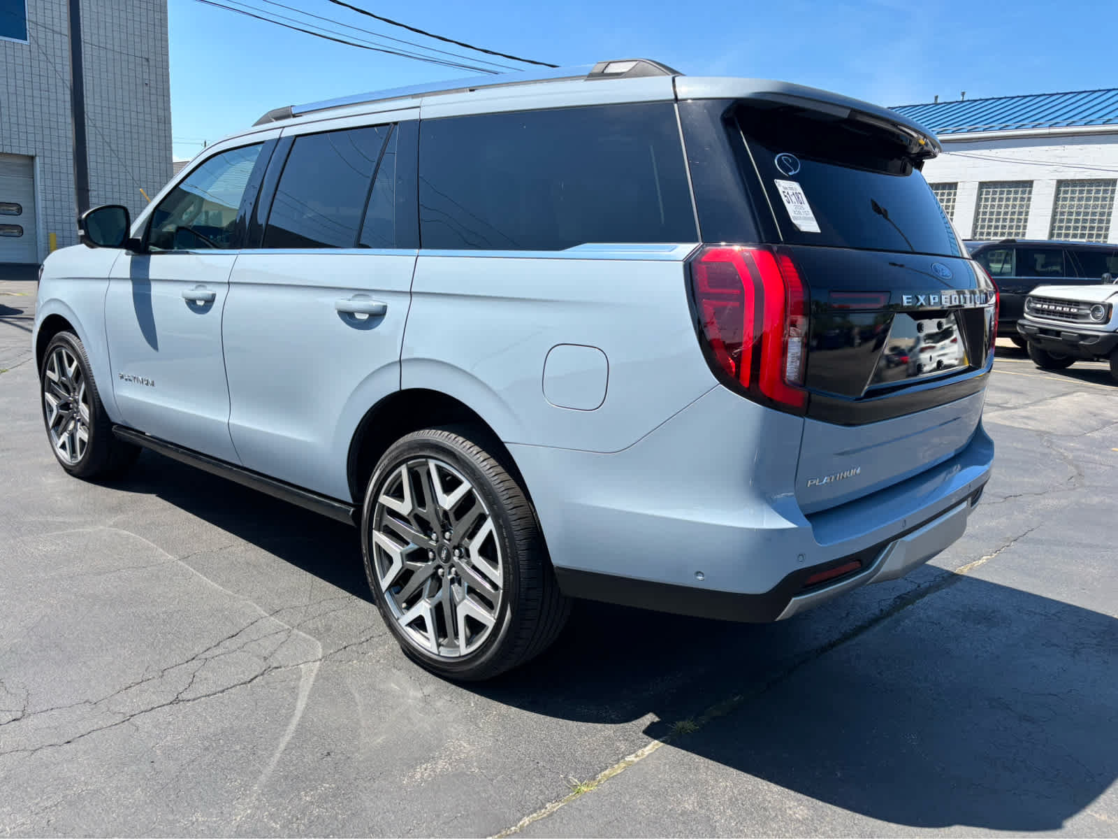 Certified 2025 Ford Expedition Platinum w/ Platinum Ultimate Package AWD/4WD image 5