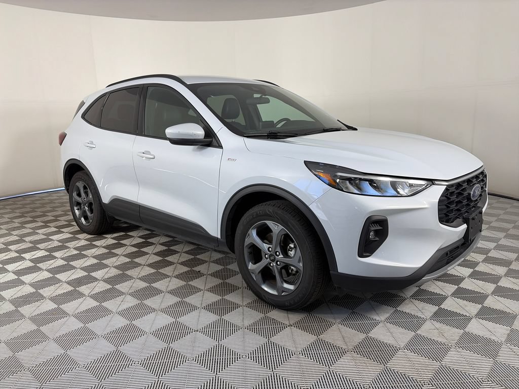 Certified 2025 Ford Escape ST-Line Select AWD/4WD image 1