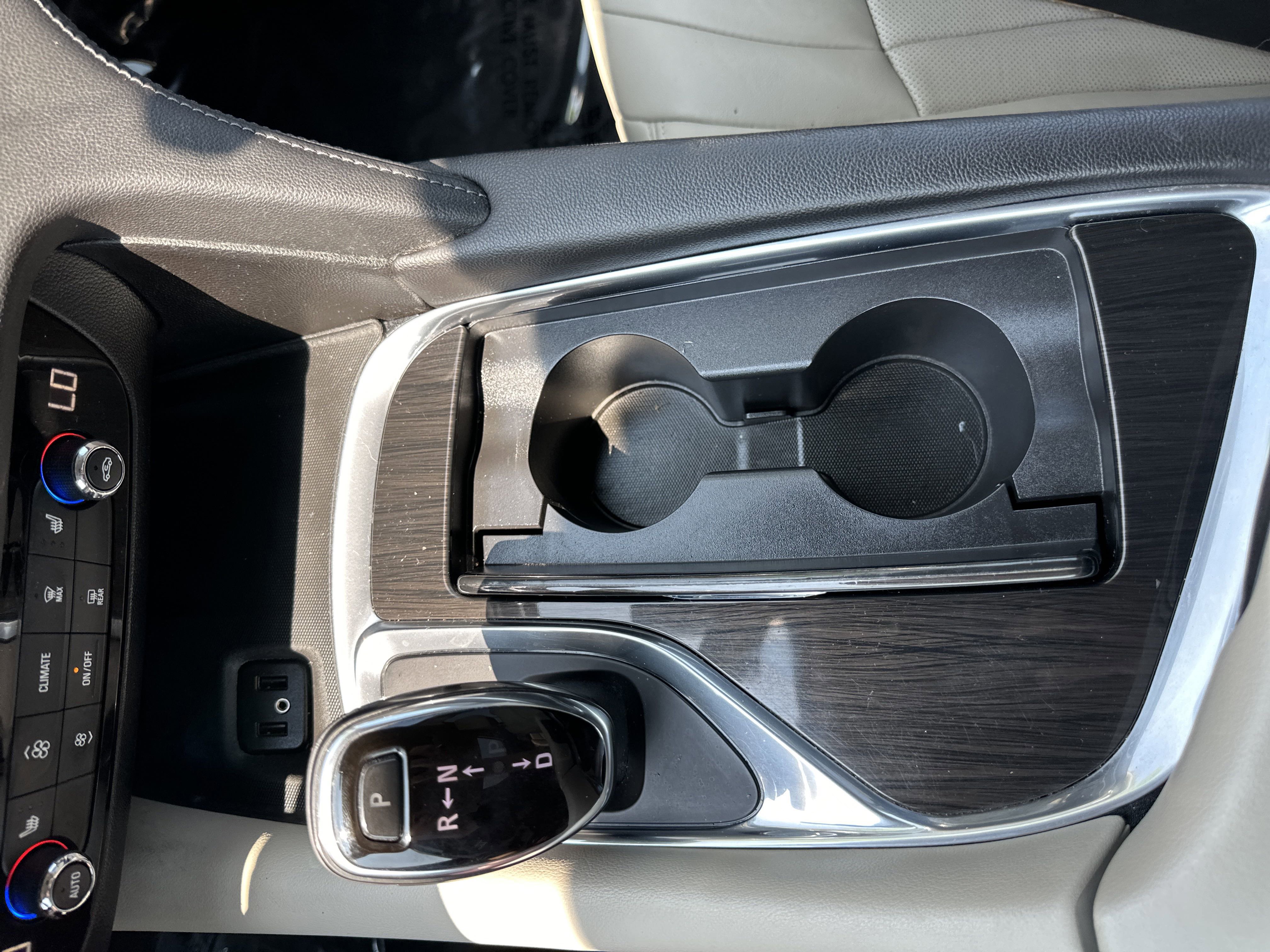 Used 2019 Buick Enclave Essence image 17