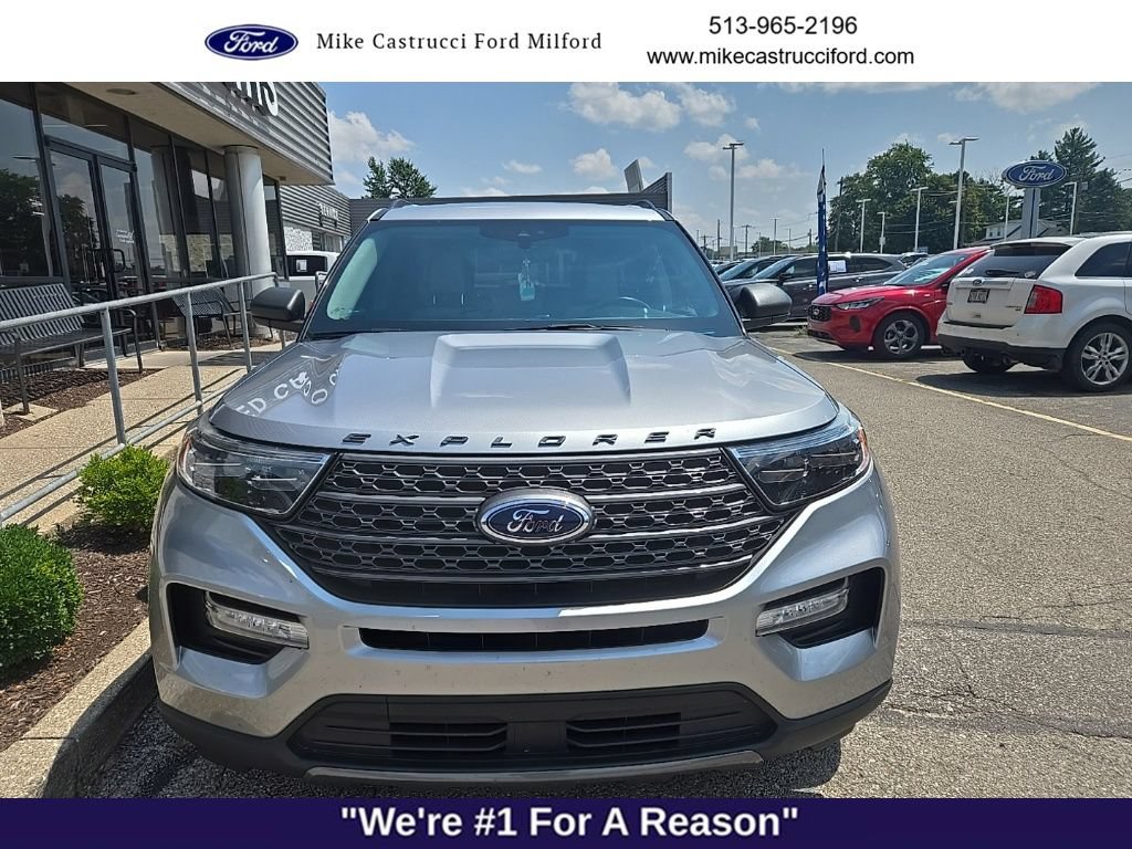 Certified 2021 Ford Explorer XLT w/ Equipment Group 202A AWD/4WD image 2