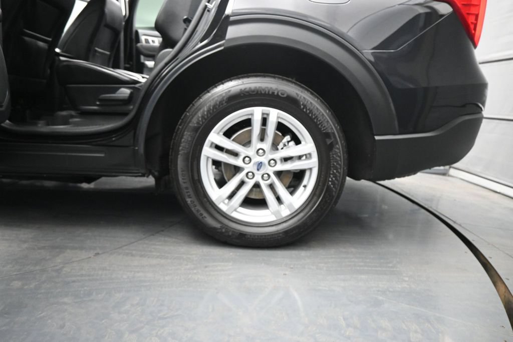 Certified 2023 Ford Explorer XLT w/ Equipment Group 202A RWD image 17