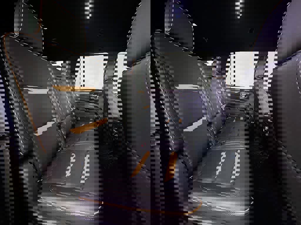 Used 2021 GMC Yukon AT4 image 33