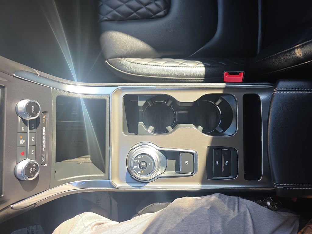 Certified 2024 Ford Edge Titanium image 33