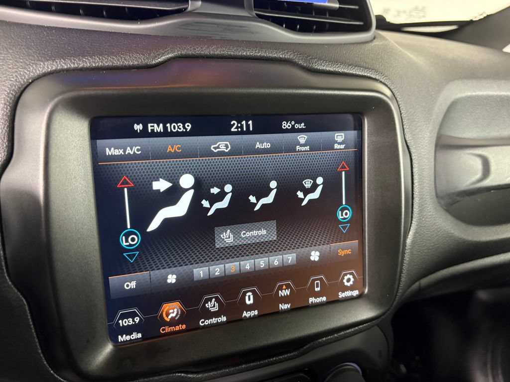 Used 2022 Jeep Renegade Limited AWD/4WD image 17