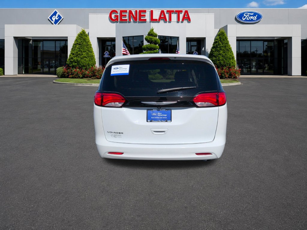 Used 2023 Chrysler Voyager LX FWD image 6