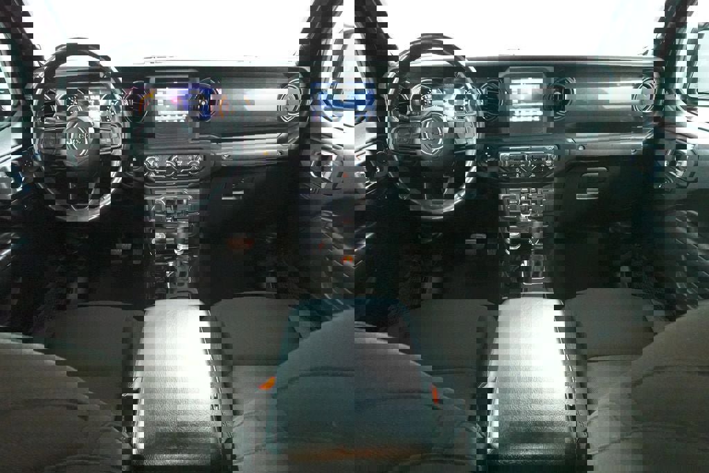 Used 2022 Jeep Gladiator Sport image 11