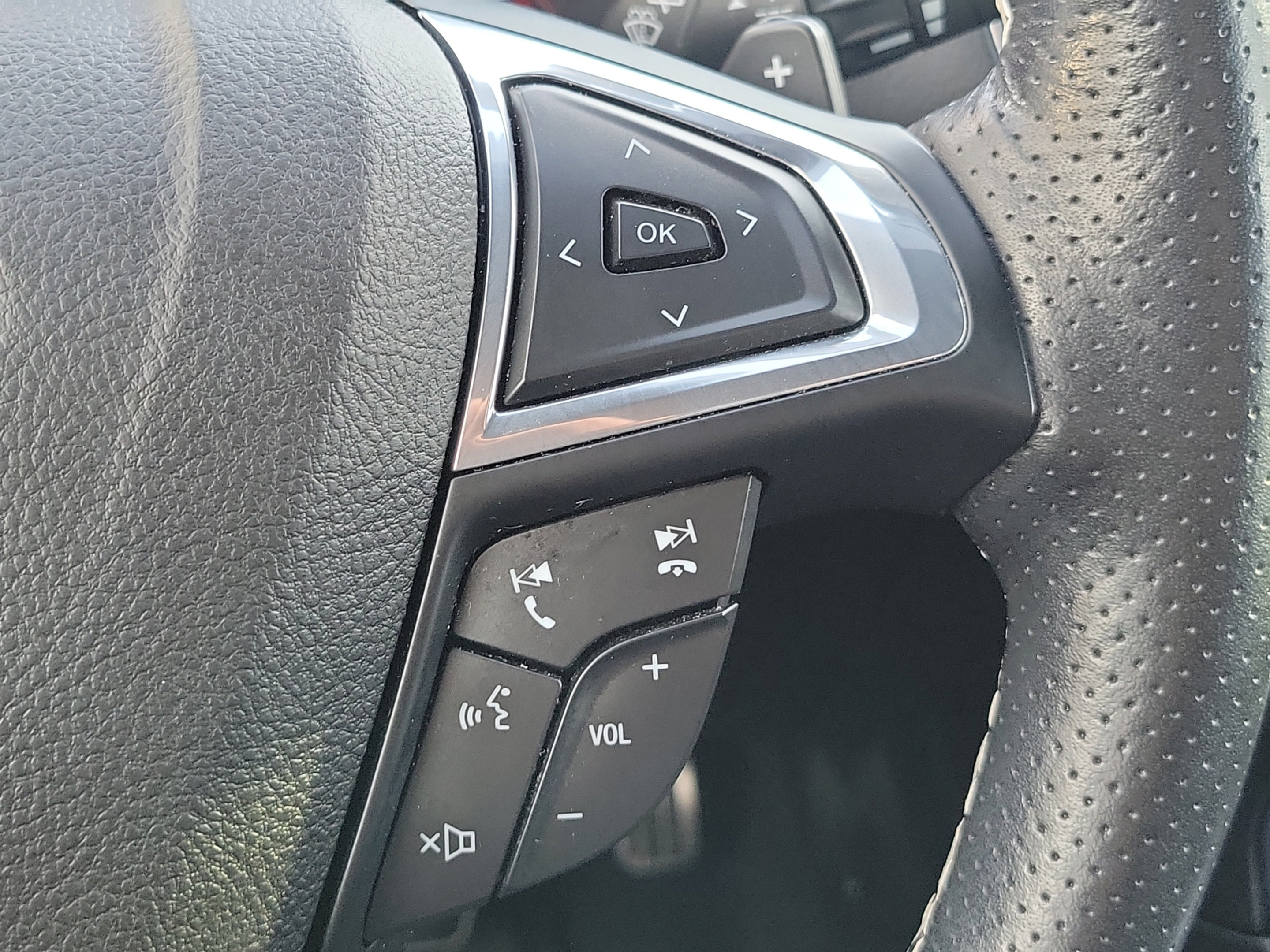 Certified 2022 Ford Edge ST w/ Equipment Group 401A AWD/4WD image 23