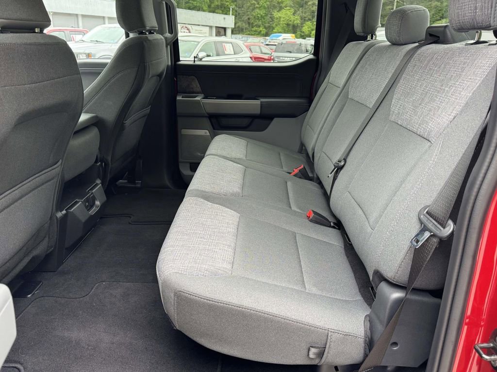 Certified 2024 Ford F250 XLT w/ XLT Premium Package AWD/4WD image 17