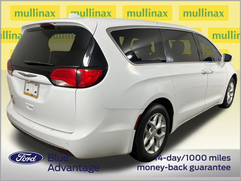 Used 2019 Chrysler Pacifica Touring Plus w/ Tire & Wheel Group image 5