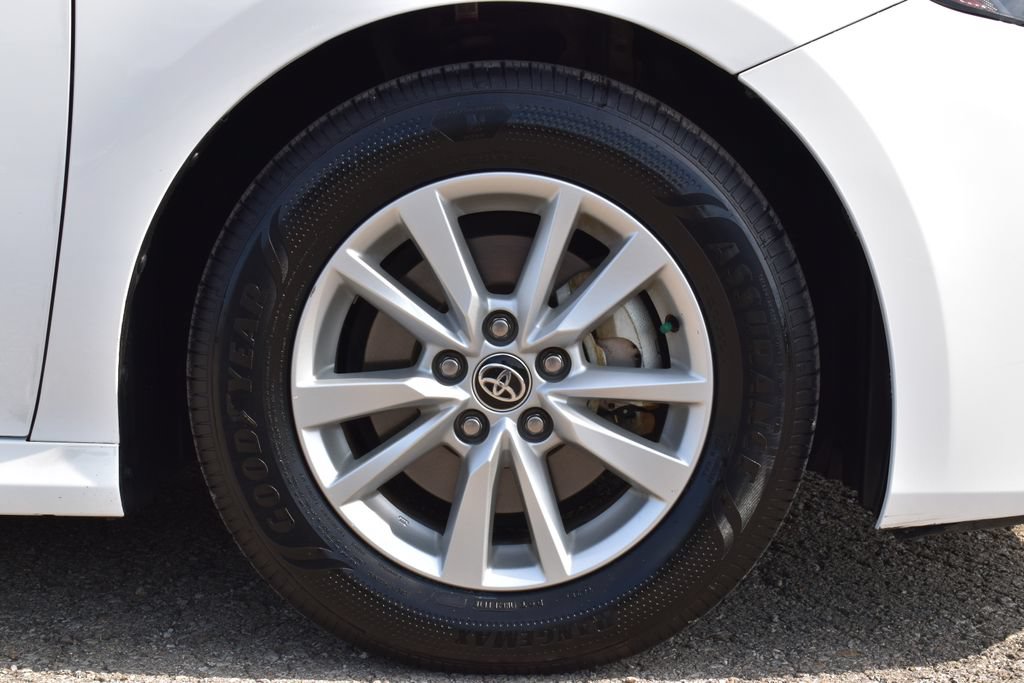 Used 2025 Toyota Camry LE FWD image 4