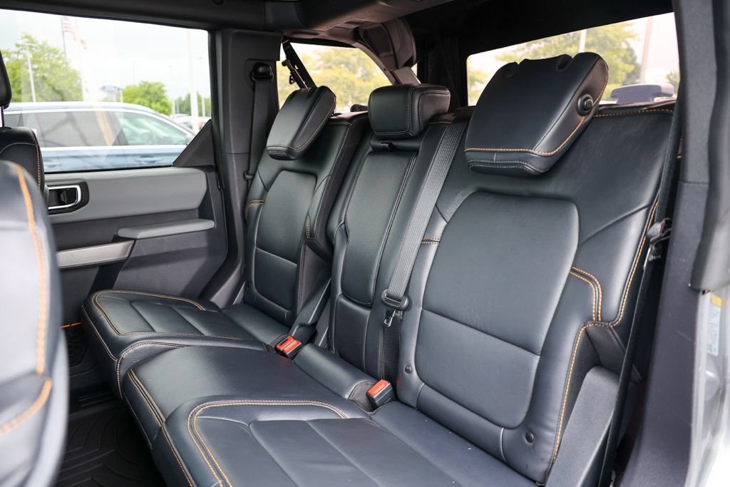 Certified 2022 Ford Bronco Badlands w/ Sasquatch Package AWD/4WD image 38