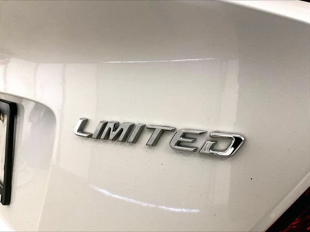 Used 2019 Toyota C-HR FWD image 13