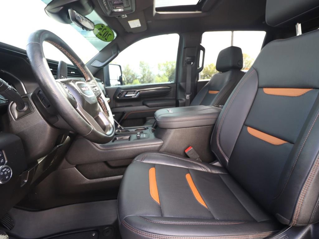 Used 2025 GMC Sierra 2500 AT4 w/ AT4 Premium Plus Package image 7