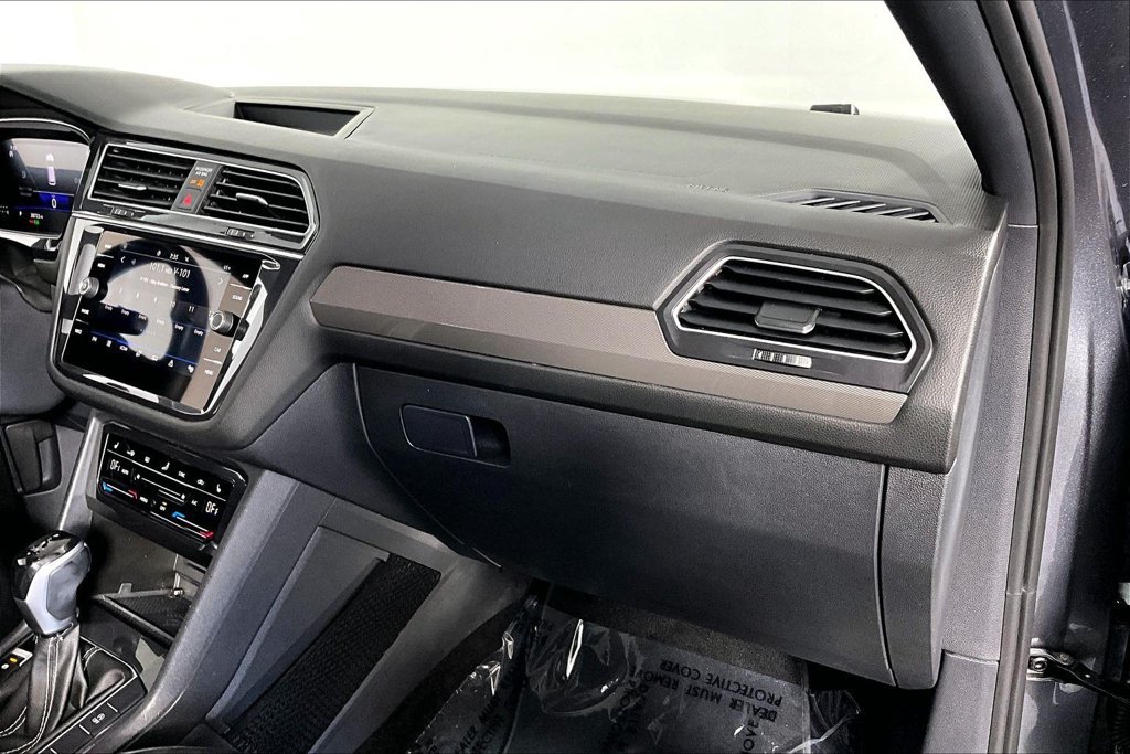 Used 2023 Volkswagen Tiguan SE R-Line FWD image 16