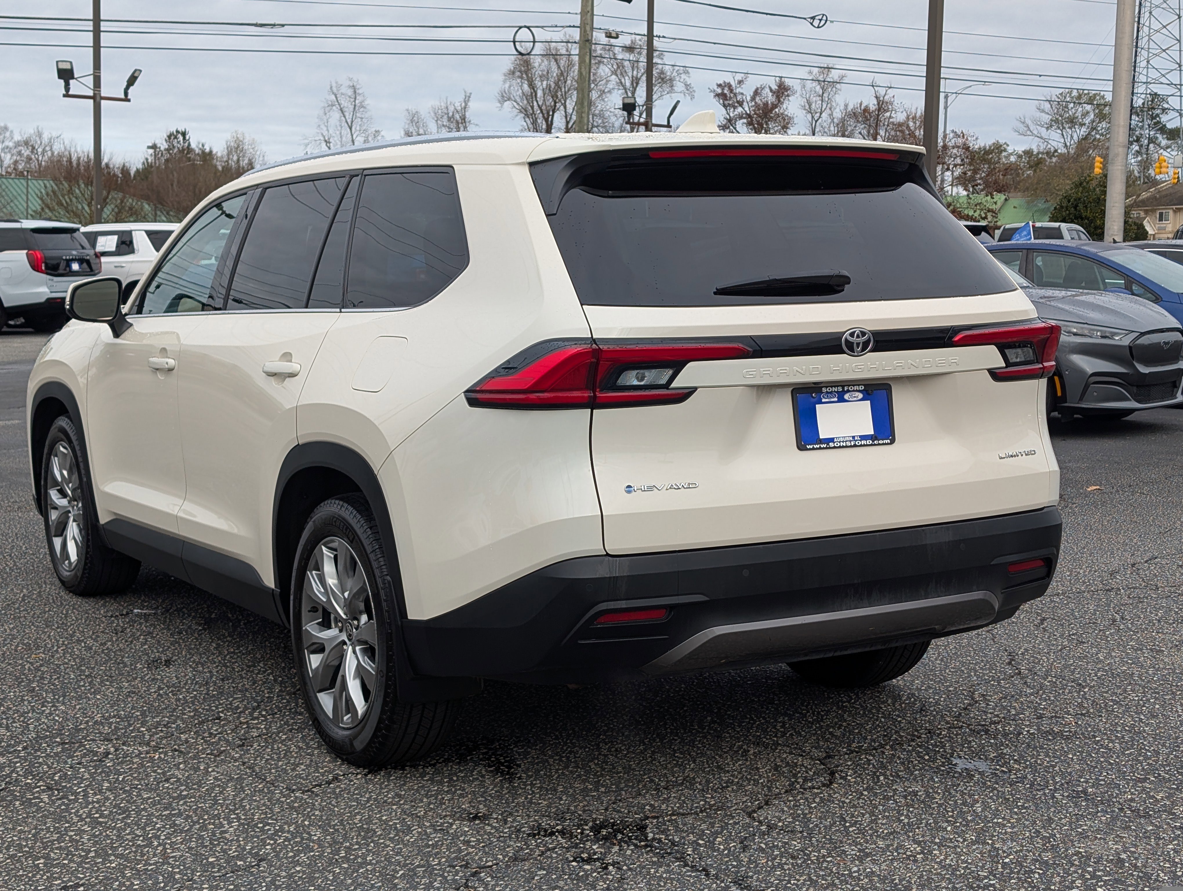 Used 2024 Toyota Grand Highlander Limited image 13