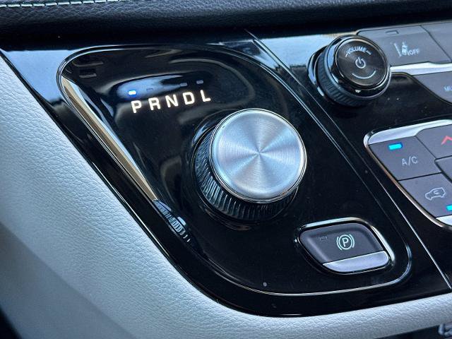 Used 2024 Chrysler Pacifica Limited FWD image 22