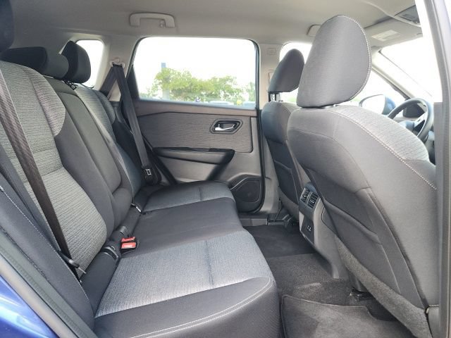 Used 2021 Nissan Rogue SV FWD image 16