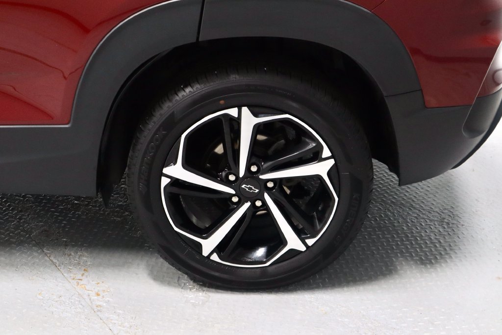 Used 2023 Chevrolet TrailBlazer RS w/ Convenience Package AWD/4WD image 19