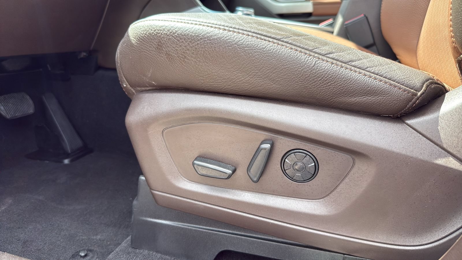 Certified 2021 Ford Explorer King Ranch w/ Premium Technology Package RWD image 10