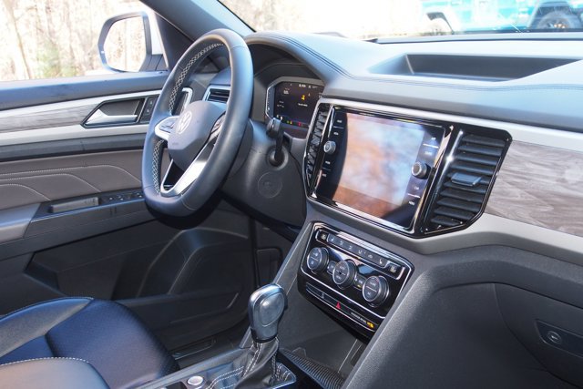 Used 2022 Volkswagen Atlas Cross Sport SE image 10