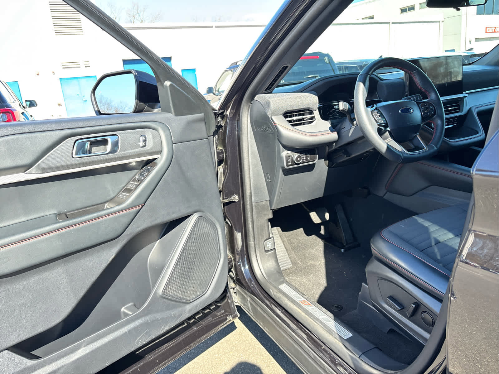 Certified 2025 Ford Explorer ST-Line image 12