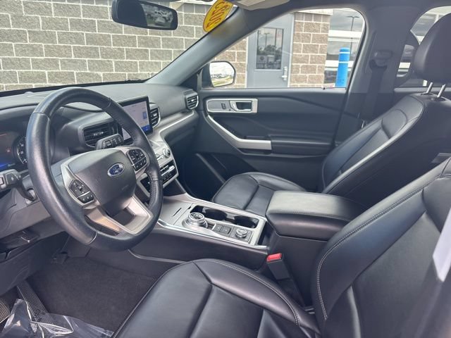 Certified 2023 Ford Explorer XLT w/ Equipment Group 202A AWD/4WD image 17