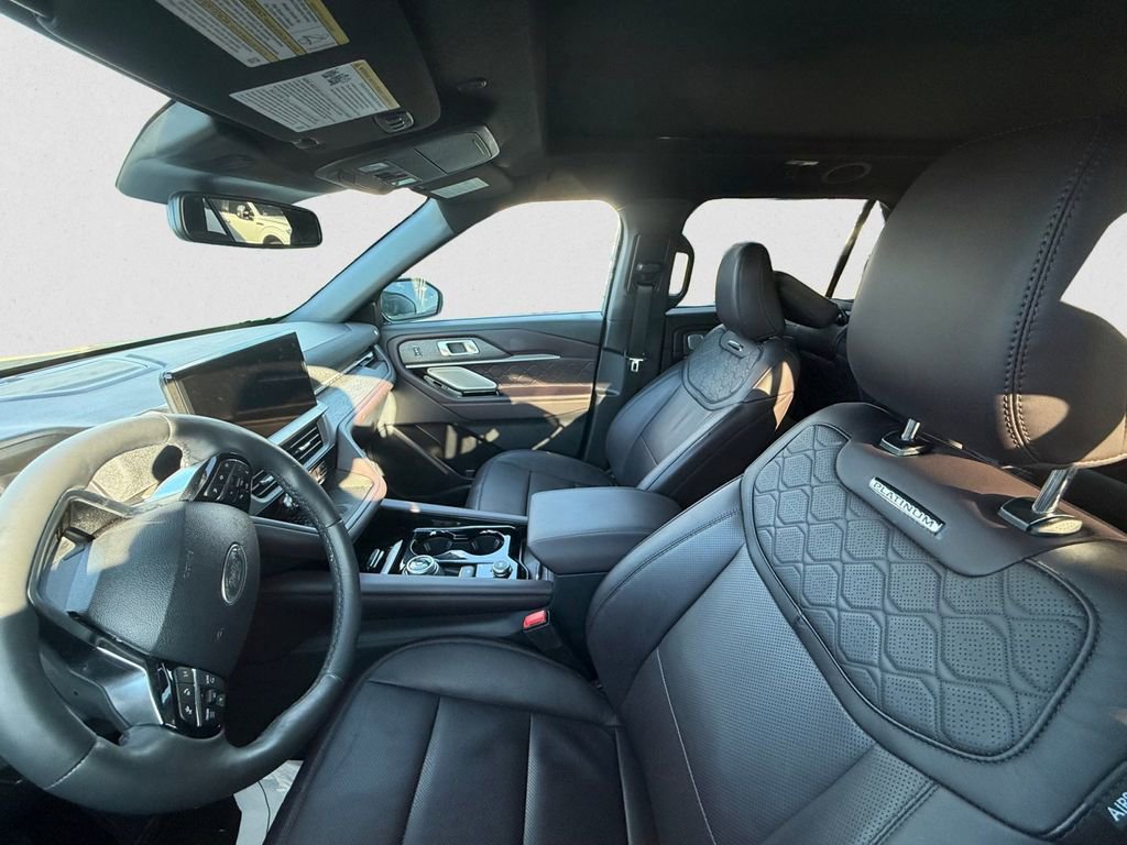 Certified 2025 Ford Explorer Platinum w/ LUX Leather Package AWD/4WD image 7