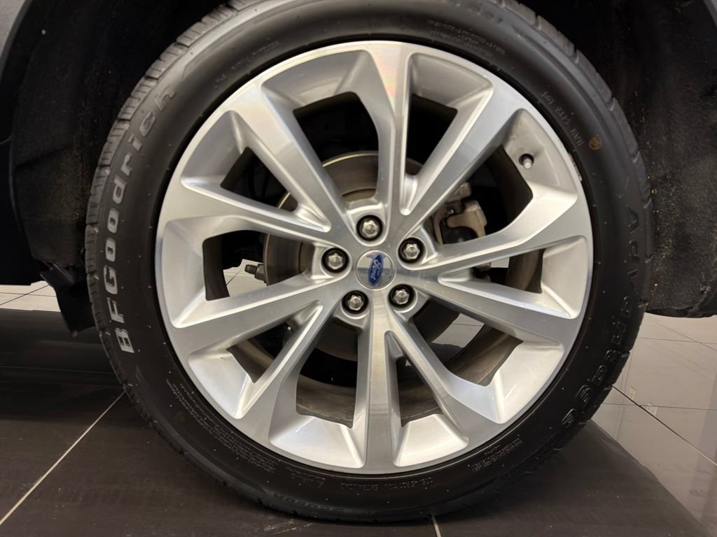Certified 2023 Ford Explorer Platinum w/ Technology Package AWD/4WD image 7