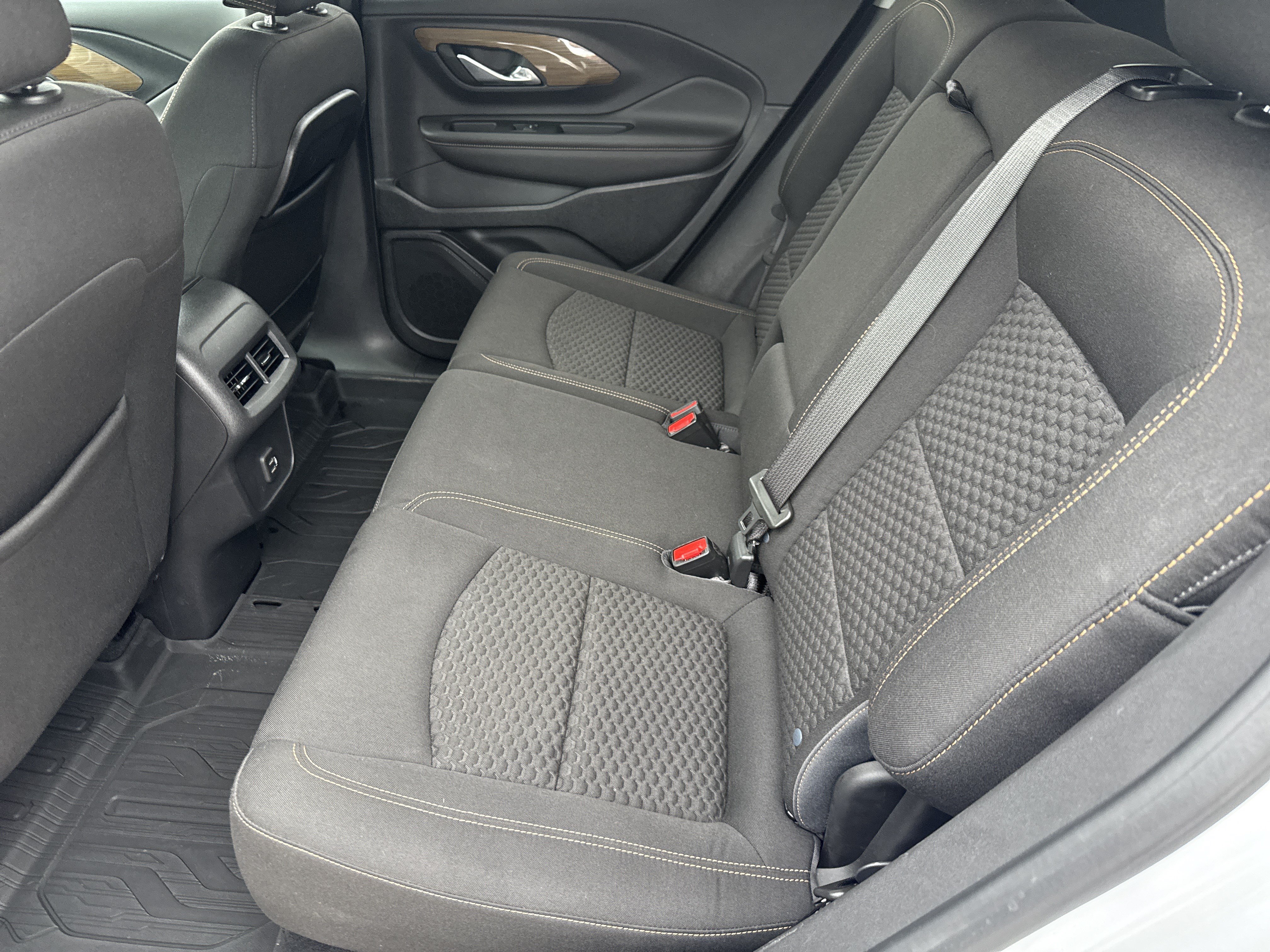 Used 2021 GMC Terrain SLE w/ Driver Convenience Package FWD image 11
