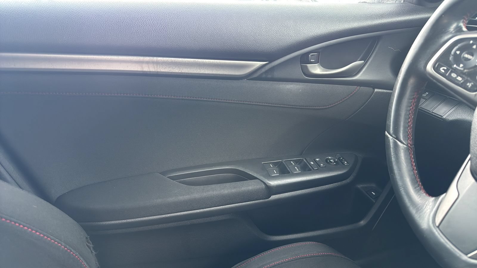 Used 2018 Honda Civic Si image 12