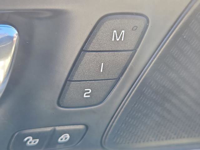 Used 2019 Volvo S60 T6 Momentum w/ Multimedia Package image 18