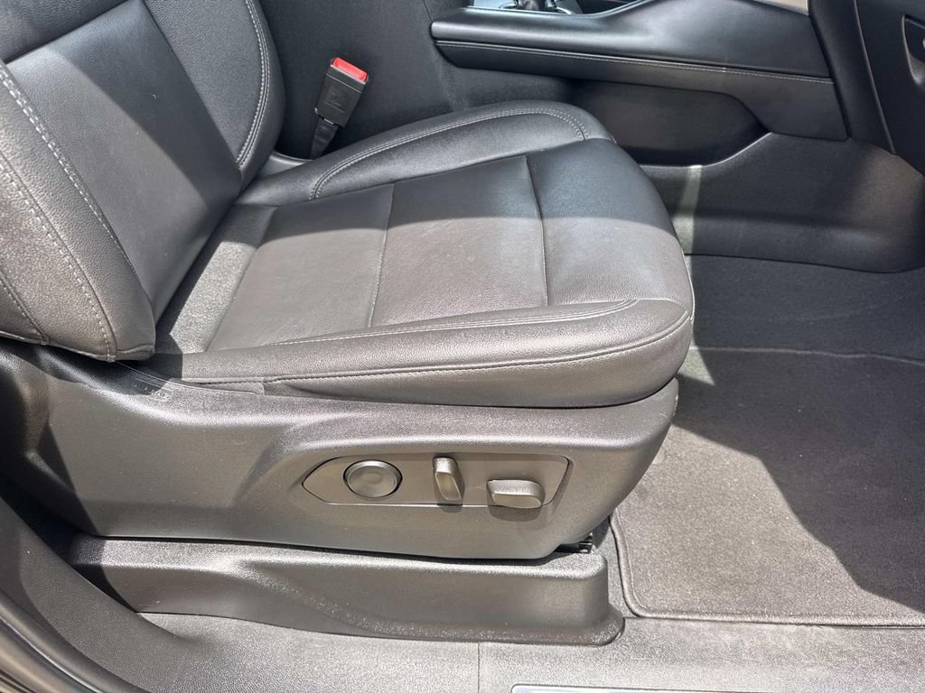 Used 2023 Chevrolet Suburban LT AWD/4WD image 13