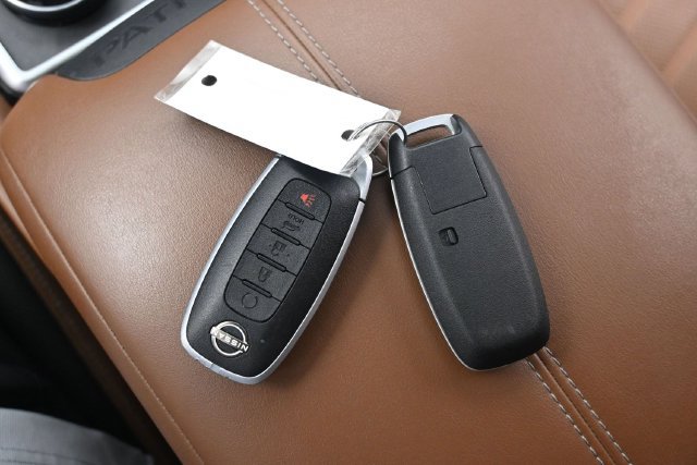 Used 2024 Nissan Pathfinder Platinum AWD/4WD image 20