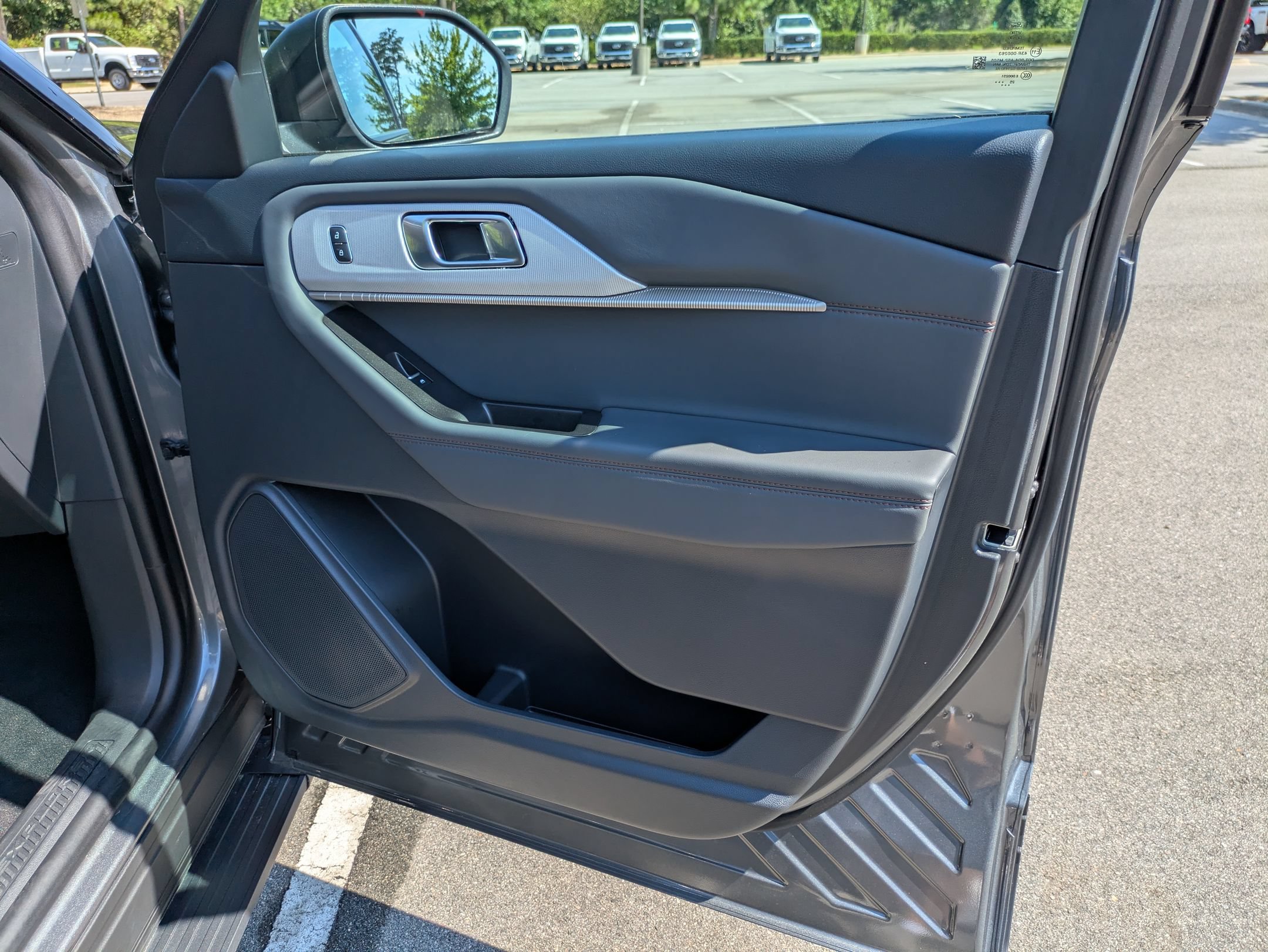 Certified 2026 Ford Explorer Active RWD image 38