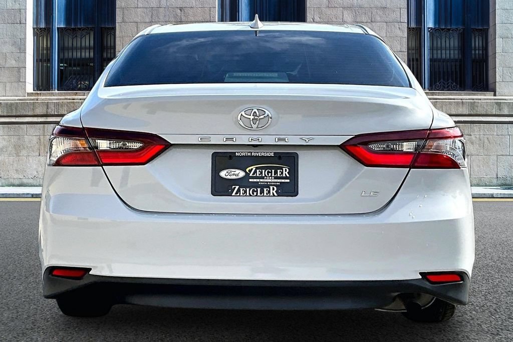 Used 2024 Toyota Camry LE w/ Convenience Package FWD image 4