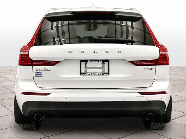 Used 2019 Volvo XC60 T5 Momentum w/ Multimedia Package AWD/4WD image 4