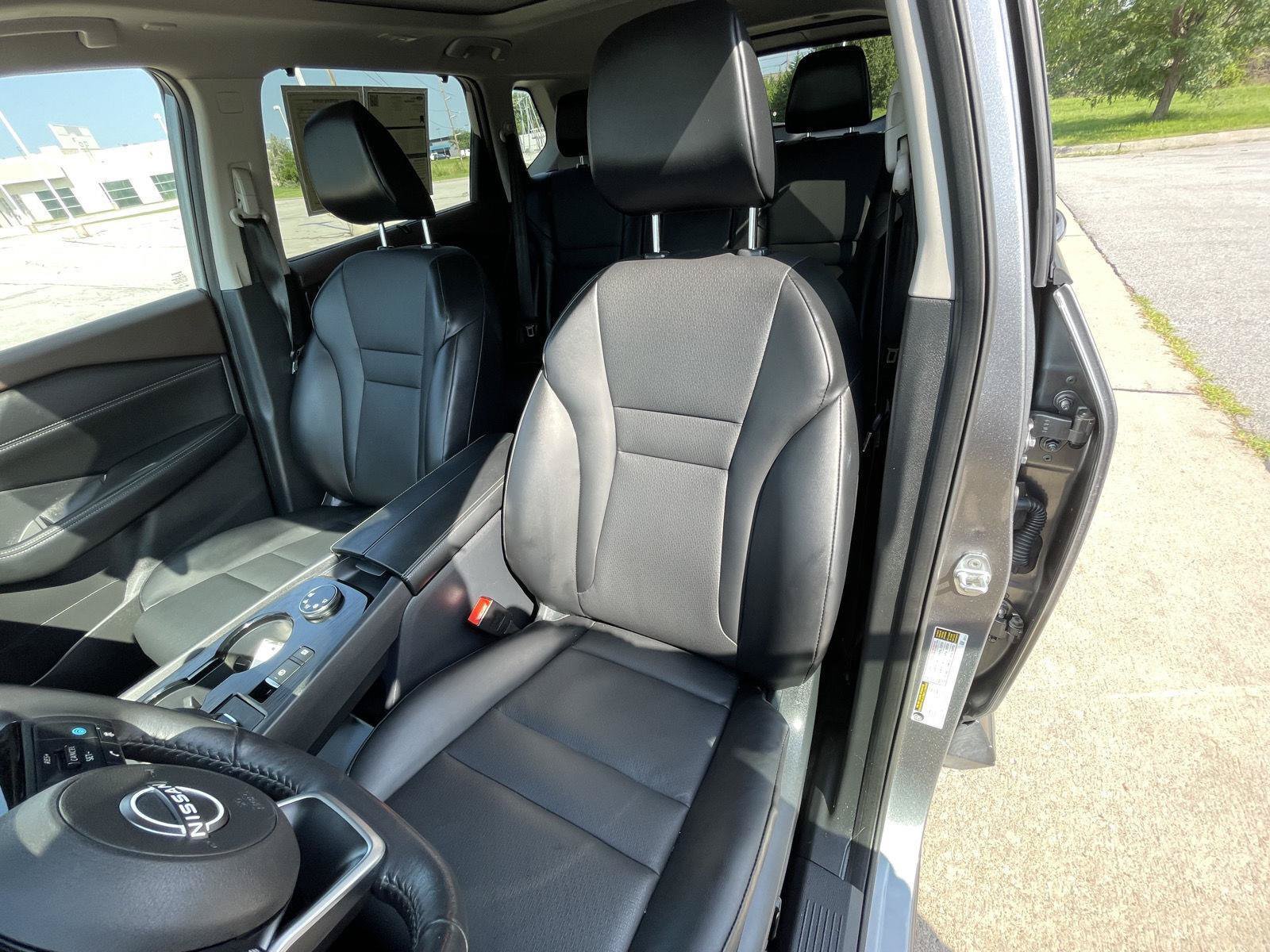Used 2023 Nissan Rogue SV w/ SV Premium Package AWD/4WD image 18