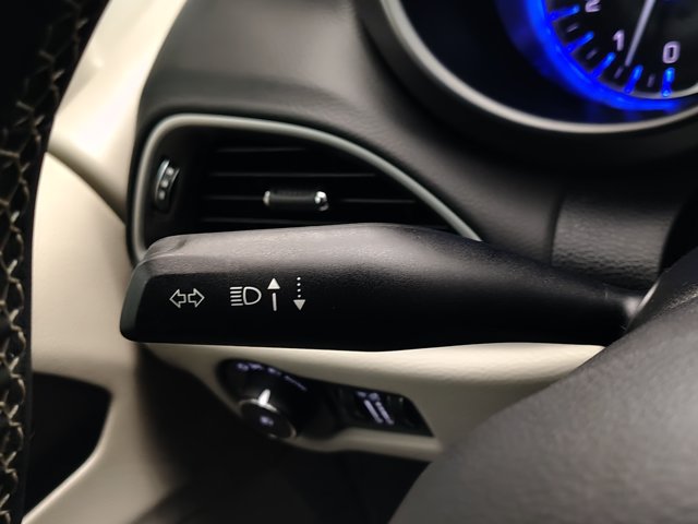 Used 2024 Chrysler Pacifica Touring-L FWD image 36
