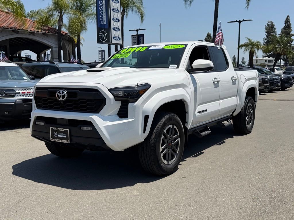 Used 2024 Toyota Tacoma TRD Sport w/ TRD Sport Premium Package AWD/4WD image 6