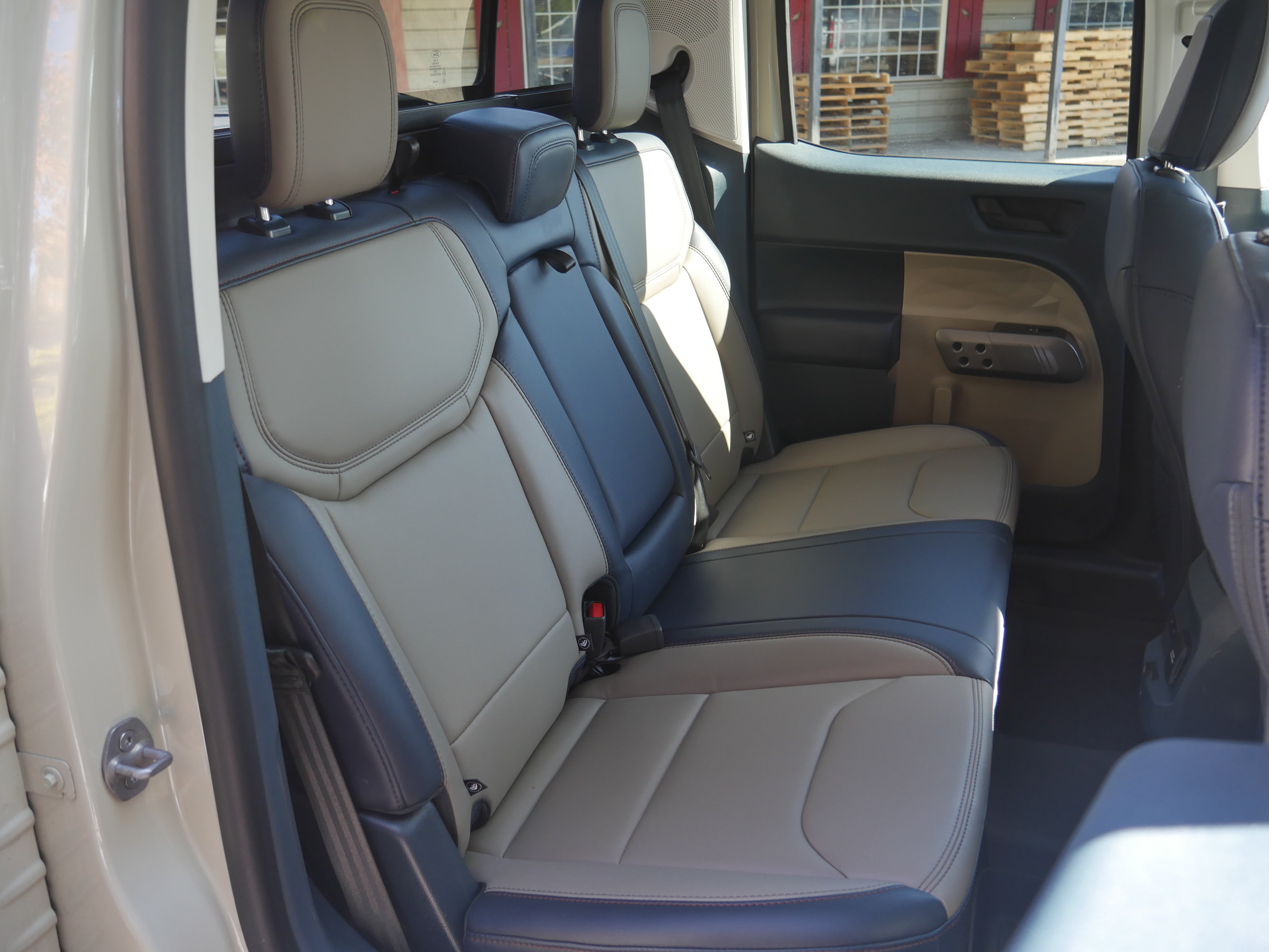 Certified 2025 Ford Maverick Lariat w/ 4K Tow Package AWD/4WD image 29