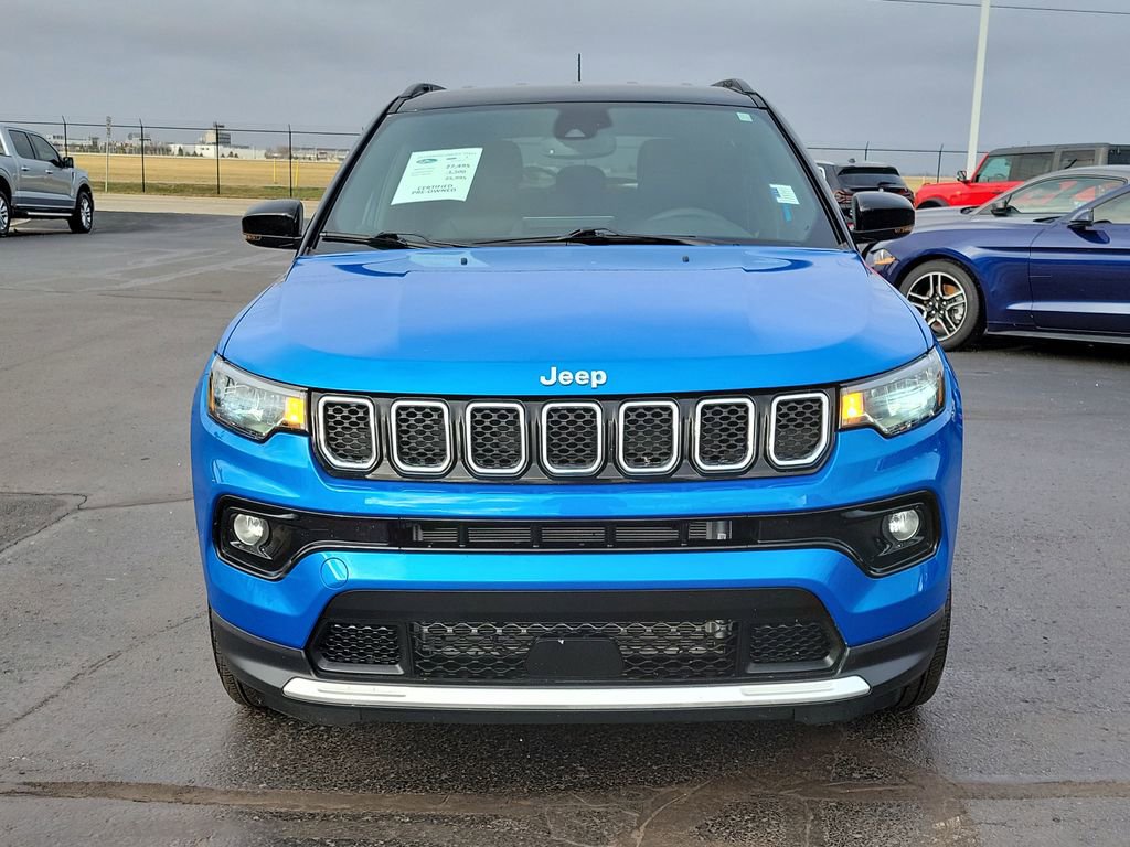 Used 2023 Jeep Compass Limited image 2